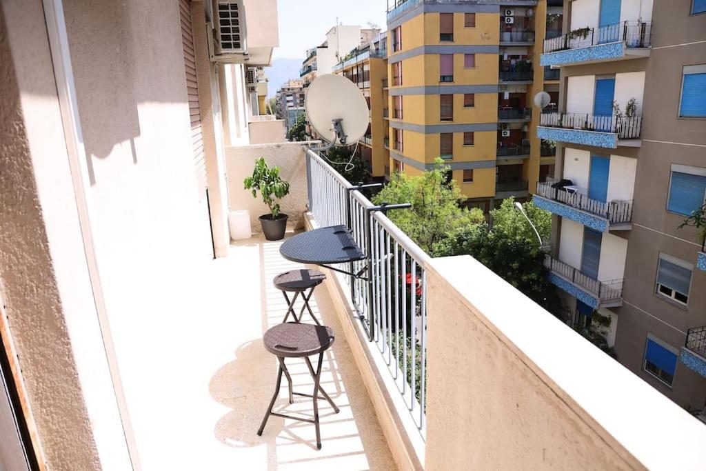 La Casa Del Maggiore, Tra Mare E Centro Appartement Palermo Buitenkant foto